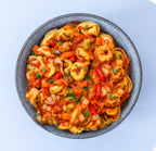 Bio Tortellini in feuriger Tomatensoße